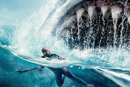 Продолжение акульего триллера «Мег» поставит режиссер «Высотки» и «Ребекки»